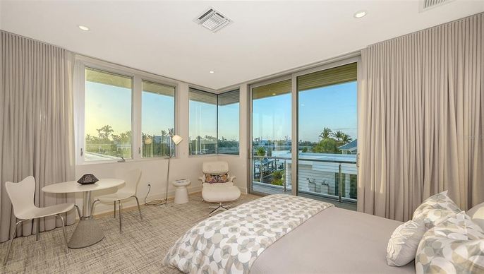 Bedroom, Interior, Recessed Lighting, Water