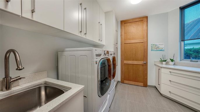 Interior, Washer