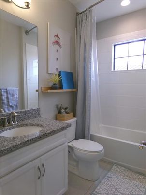 Bathroom, Interior, Recessed Lighting