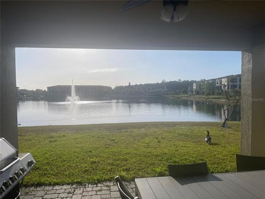 Exterior, Lake