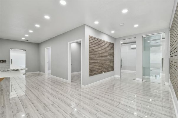 Empty room, Interior, Recessed Lighting, Wood Texture Flooring