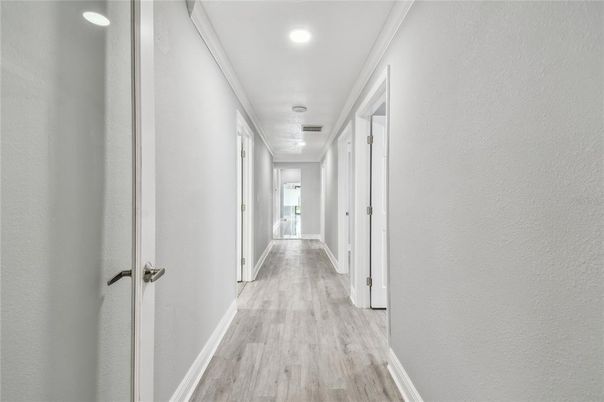 Interior, Recessed Lighting, Wood Texture Flooring
