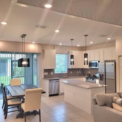 Dining room, Interior, Kitchen, Pendant Lights, Recessed Lighting, Stainless Steel Appliances
