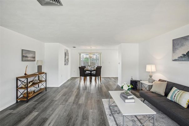 Chandelier, Dining room, Interior, Living room, Pendant Lights, Wood Texture Flooring