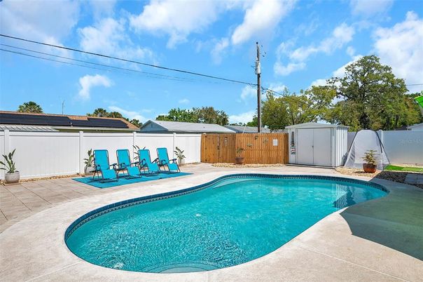 Exterior, Pool
