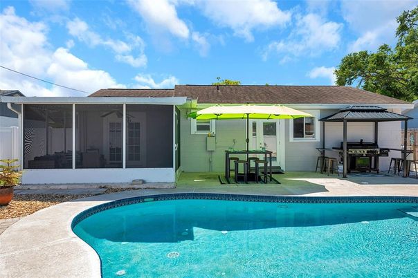 Exterior, Pool