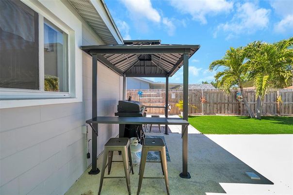 Backyard, Exterior