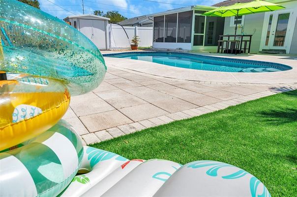 Exterior, Pool