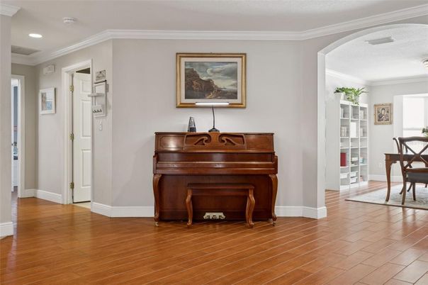 Interior, Piano, Recessed Lighting, Wood Texture Flooring