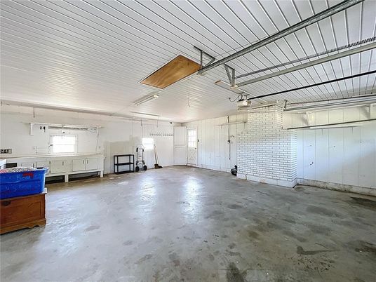 Garage, Interior