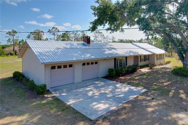 Attached, Exterior, Facade, Ranch