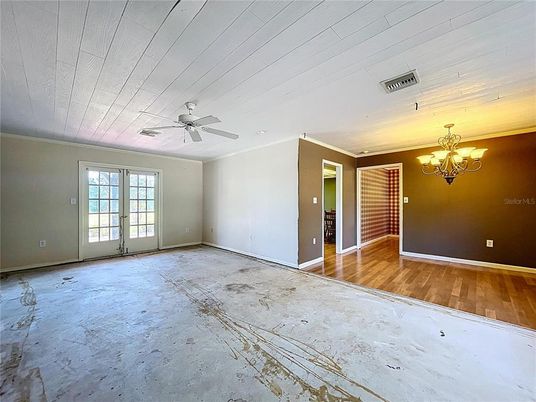 Chandelier, Empty room, Interior, Wood Texture Flooring