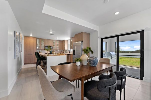 Dining room, Interior, Kitchen, Recessed Lighting, Stainless Steel Appliances