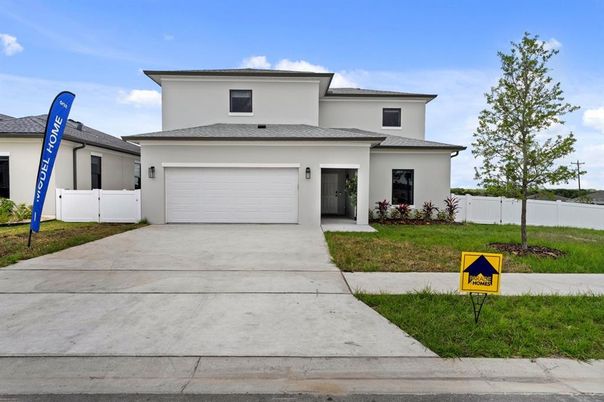 Attached, Exterior, Facade, Modern