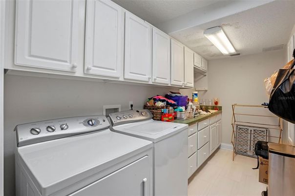 Interior, Kitchen, Washer, Wood Texture Flooring
