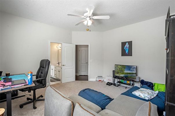 Home Office, Interior