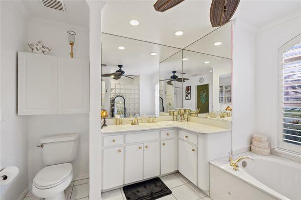 Bathroom, Dual Sink Vanities, Interior, Recessed Lighting