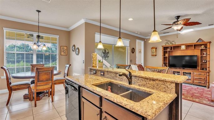 Dining room, Interior, Kitchen, Pendant Lights, Recessed Lighting