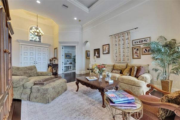 Chandelier, Interior, Living room, Pendant Lights, Recessed Lighting, Wood Texture Flooring