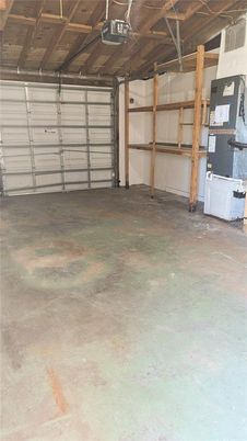 Garage, Interior, Wooden Beams