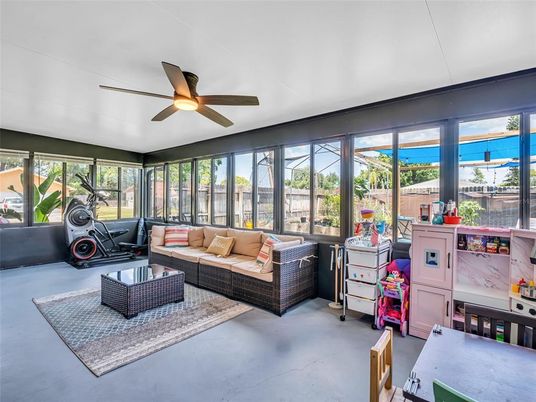 Fitness Equipment, Interior, Living room, Sun Room