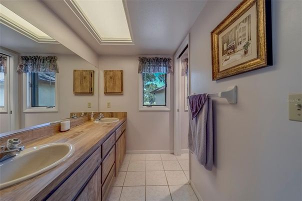 Bathroom, Dual Sink Vanities, Interior