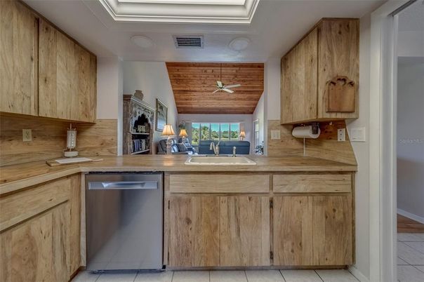 Fireplace, Interior, Kitchen, Stainless Steel Appliances