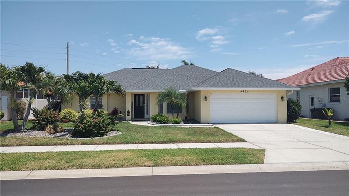 Attached, Exterior, Facade, Ranch