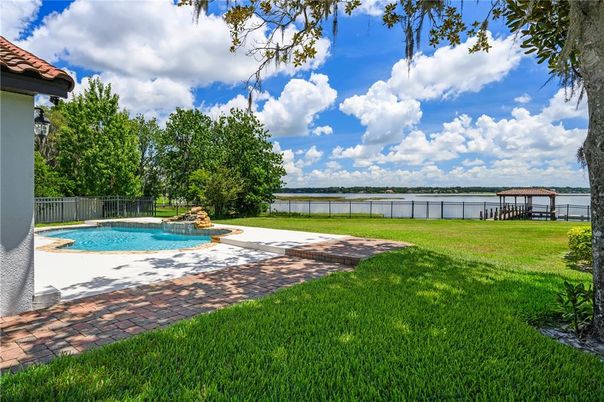 Exterior, Pool, Water