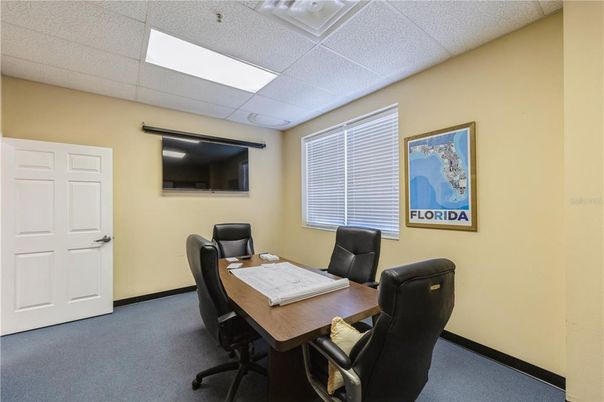 Home Office, Interior