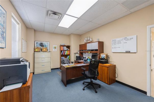 Home Office, Interior
