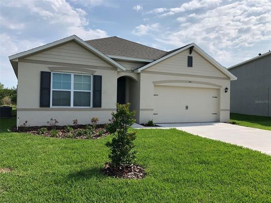 Attached, Exterior, Facade, Ranch