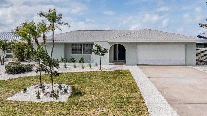 Attached, Backyard, Exterior, Facade, Ranch