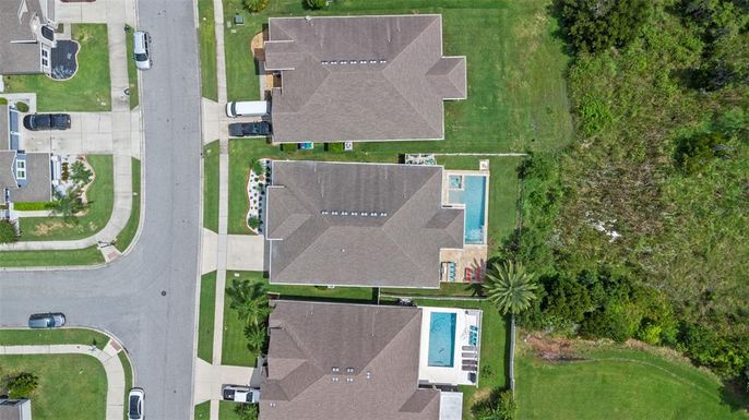 Exterior, Drone