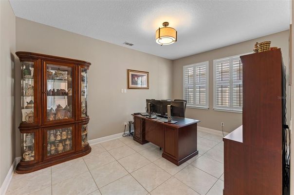 Home Office, Interior