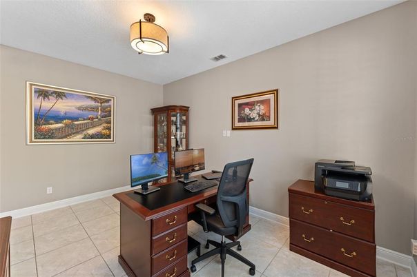 Home Office, Interior