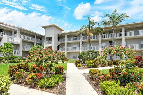 Exterior, Facade, Condo Building