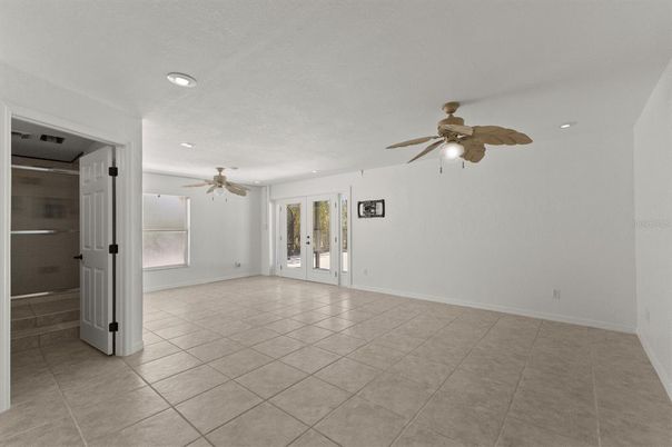 Empty room, Interior, Recessed Lighting