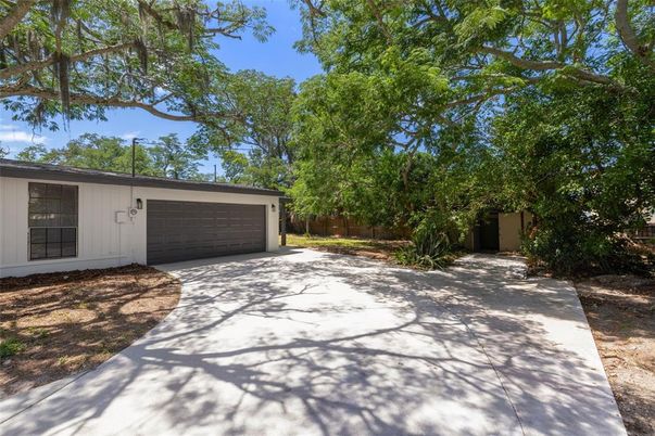 Detached Garage, Exterior