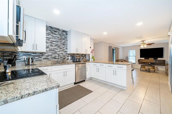 Dining room, Interior, Kitchen, Recessed Lighting
