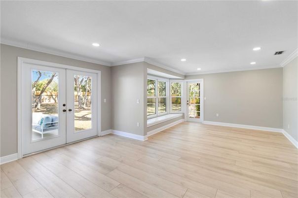 Empty room, Interior, Recessed Lighting, Wood Texture Flooring