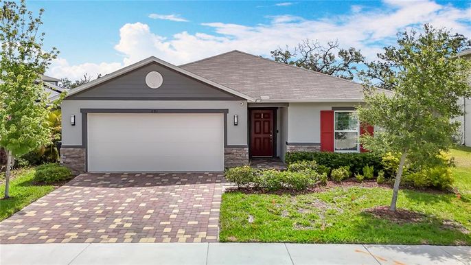 Attached, Exterior, Facade, Ranch