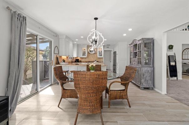 Chandelier, Dining room, Interior, Kitchen, Pendant Lights, Recessed Lighting, Wood Texture Flooring