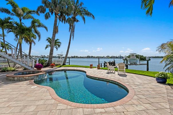 Exterior, Pool, Water