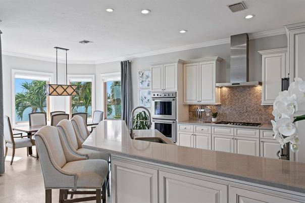 Dining room, Interior, Kitchen, Pendant Lights, Recessed Lighting, Stainless Steel Appliances