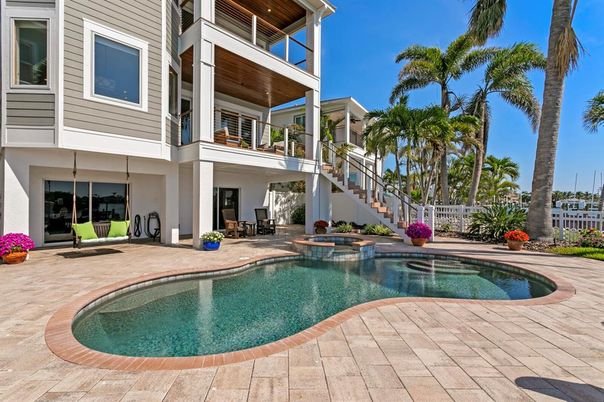 Exterior, Pool