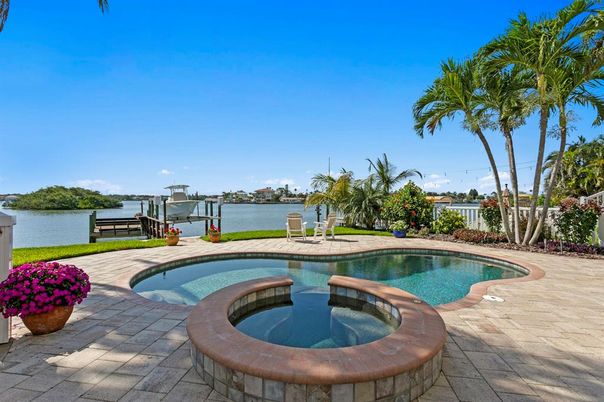 Exterior, Pool, Water