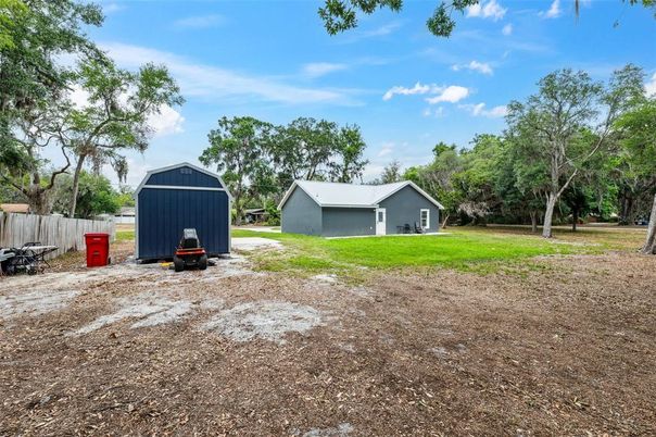 Backyard, Exterior