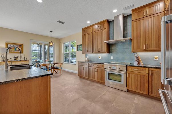 Dining room, Interior, Kitchen, Pendant Lights, Recessed Lighting, Stainless Steel Appliances