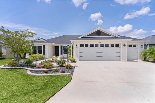 Attached, Exterior, Facade, Ranch